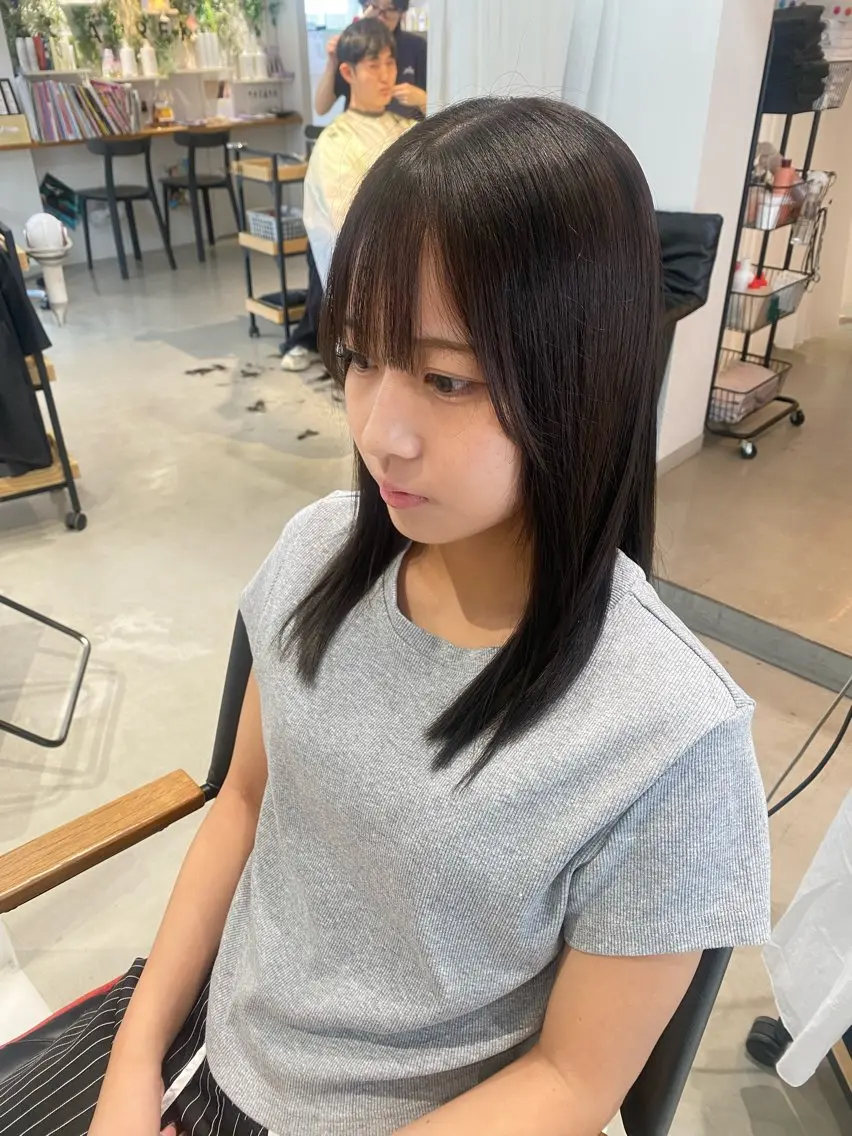 セミロング カット ヘアカラー トリートメント APREKO 葵のヘアスタイル
