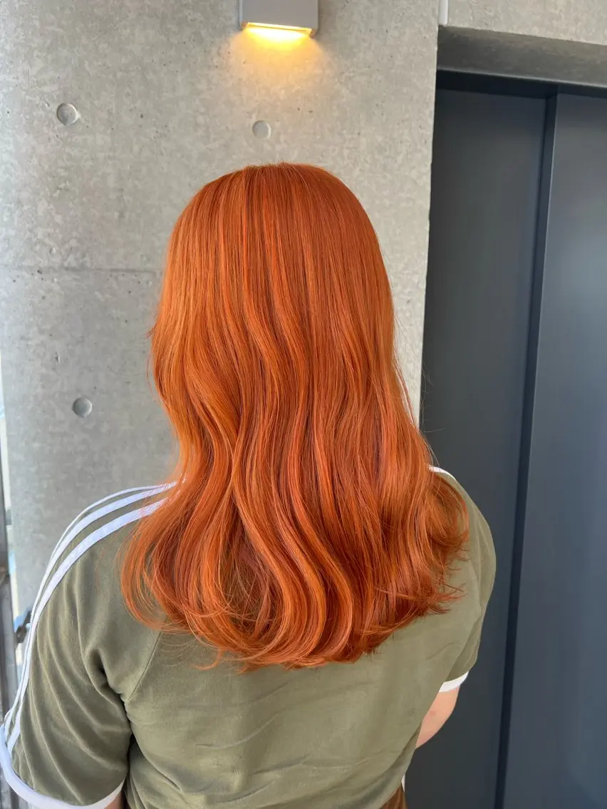 セミロング カラー シールエクステ アディクシーカラー アッシュ バレイヤージュ ミストバング ヘアカラー 吉野 瑳桜のヘアスタイル