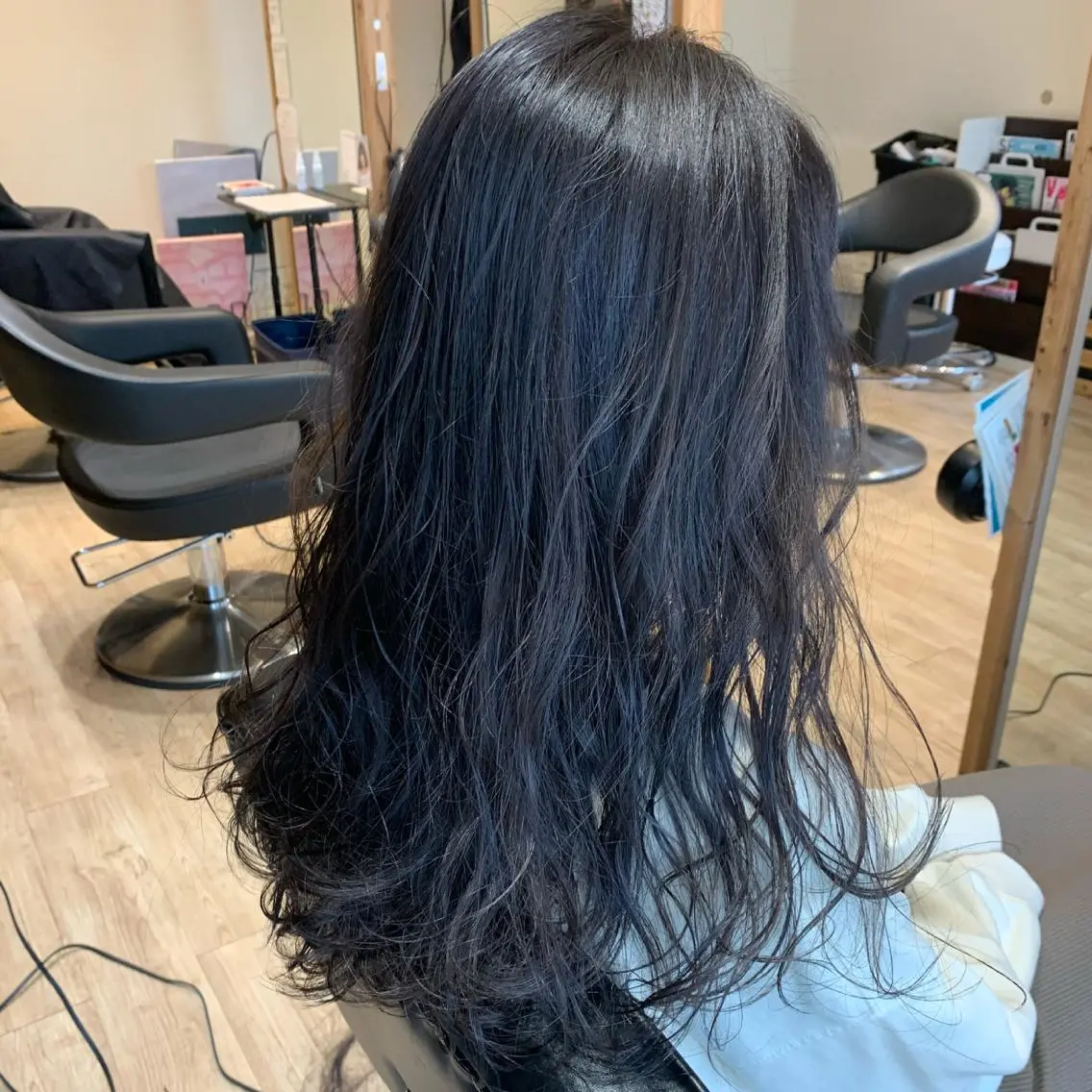 セミロング カラー ブルーカラー ブルージュ ハイライトカラー ハイライト ヘアカラー 大久保 隆蔵のヘアスタイル
