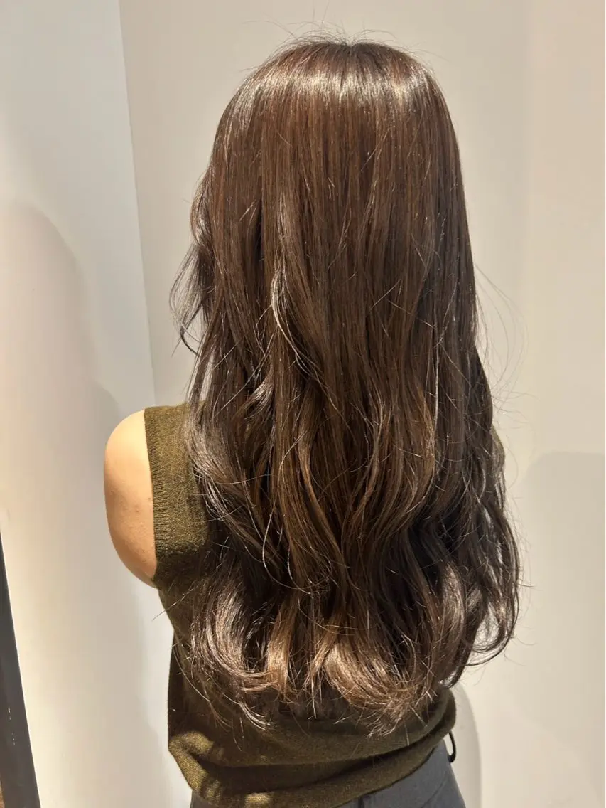 ロング ヘアカラー 本荘 波音のヘアスタイル