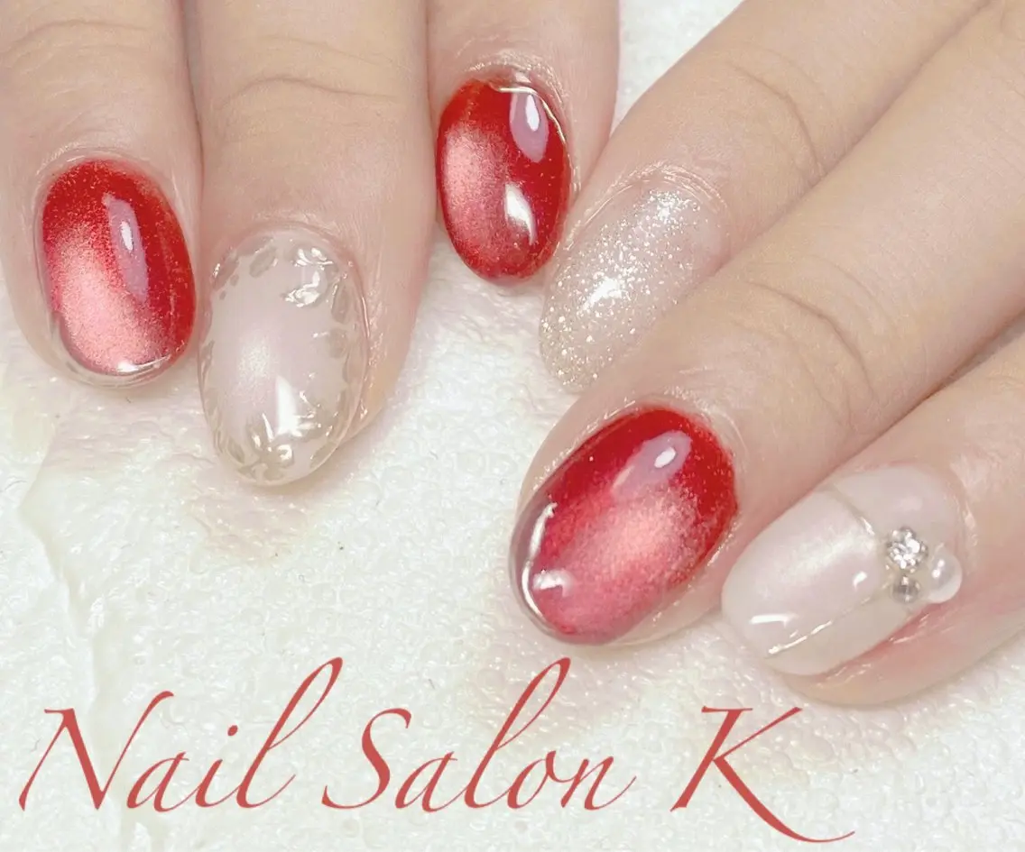 ネイル フラワーネイル マグネットネイル ミラーネイル 赤色 ホワイト ハンドネイル Nail Salon K 🧸美爪育成のネイルデザイン