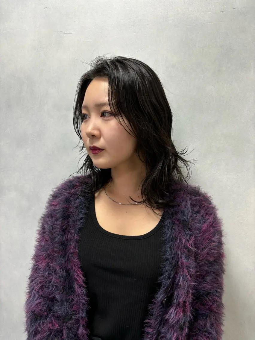 ミディアム ヘアアレンジ 顔まわりレイヤー 顔周りカット レイヤーカット ウルフカット ravens代表 ヒロムのヘアスタイル