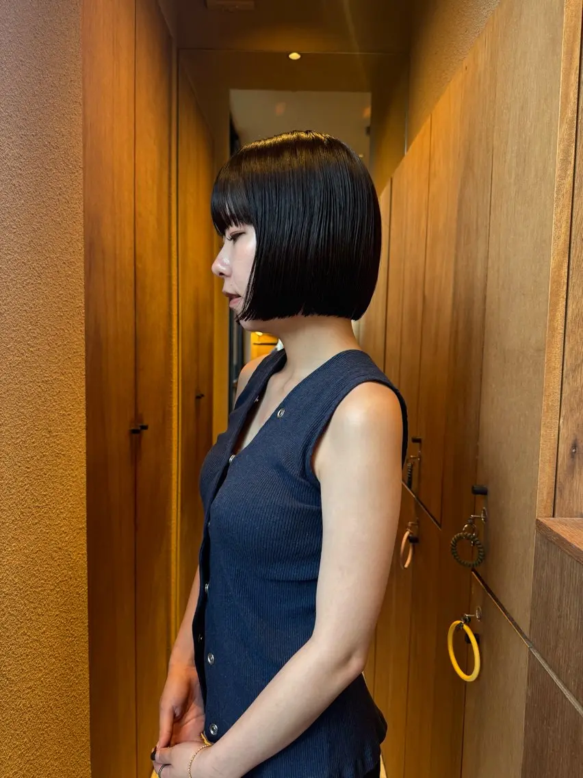 ミディアム カット hina 🛋️ブリーチカラーのヘアスタイル