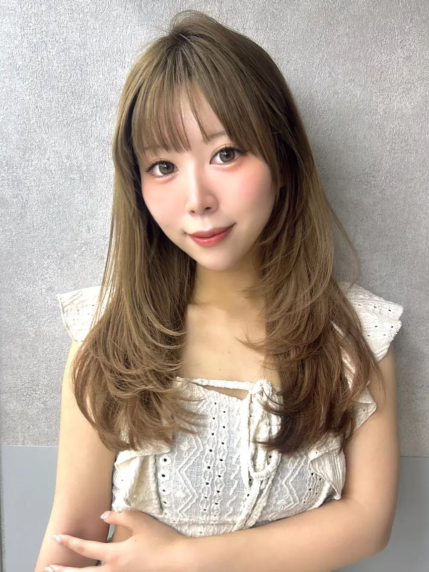 セミロング あ い か 🎀 レイヤーカットのヘアスタイル