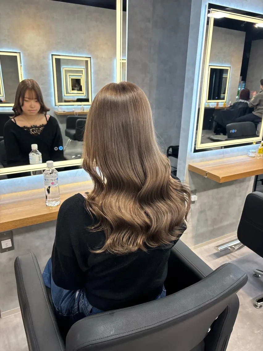 ロング カラー パーマ 透明感ブリーチカラー 🌈TOMOHIROのヘアスタイル