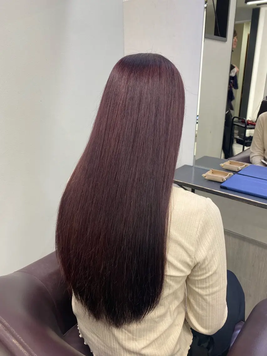 ロング noa 寒色系カラーブリーチのヘアスタイル