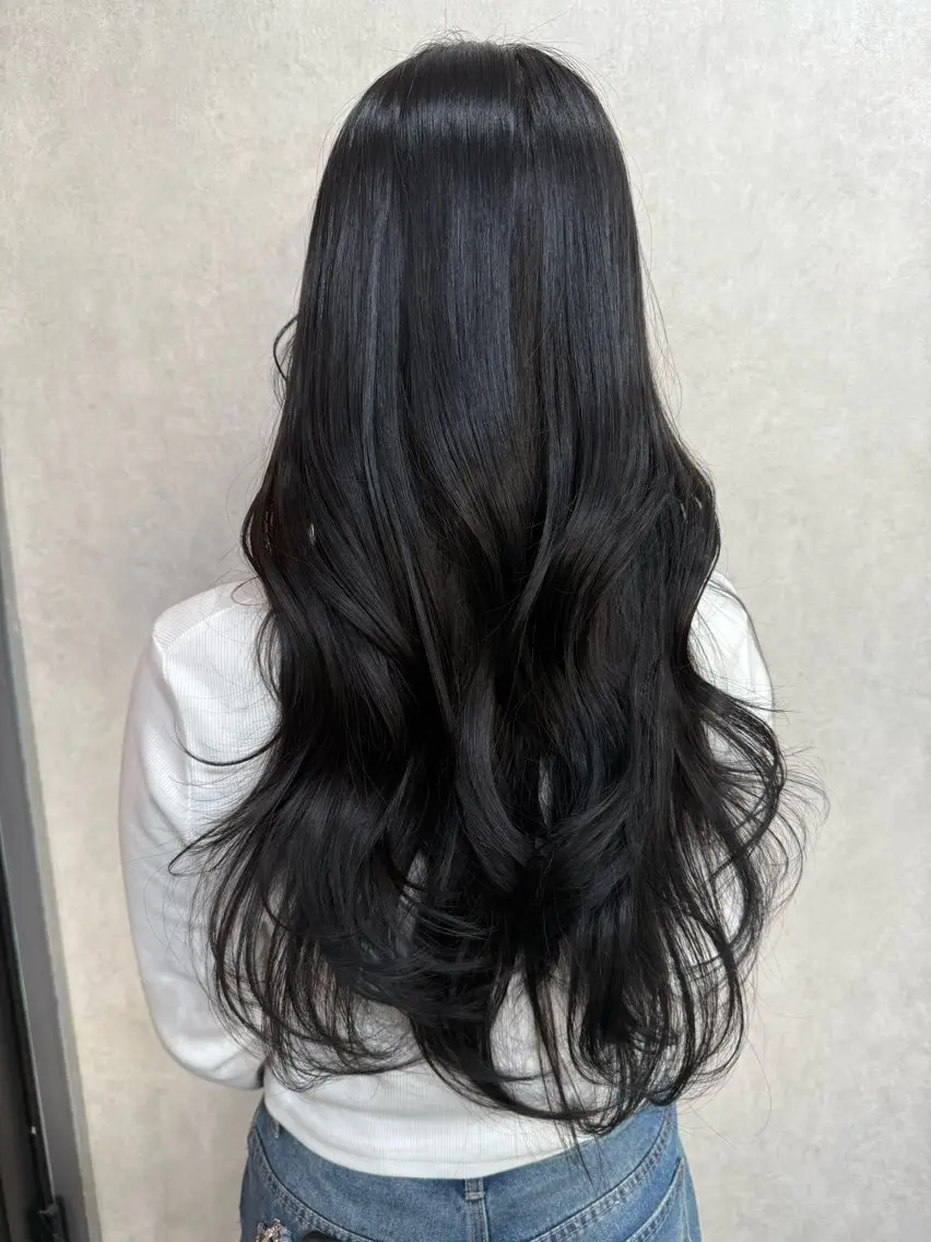 ロング カラー 黒髪 ブルーカラー ブルーブラック レイヤーカット AIRI layer cut hairのヘアスタイル