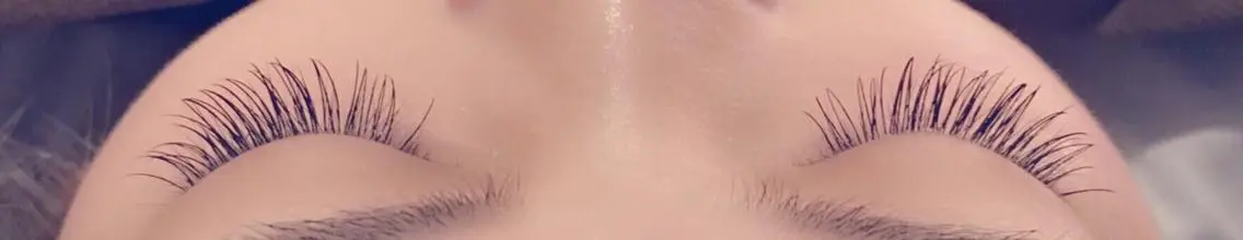 マツエク・マツパ 佐藤 花帆のヘアスタイル
