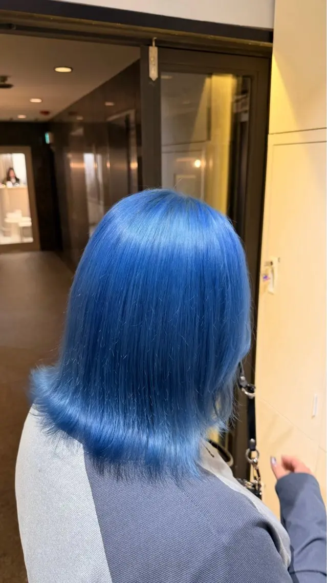 カラー ブリーチ 手嶋 理仁のヘアスタイル