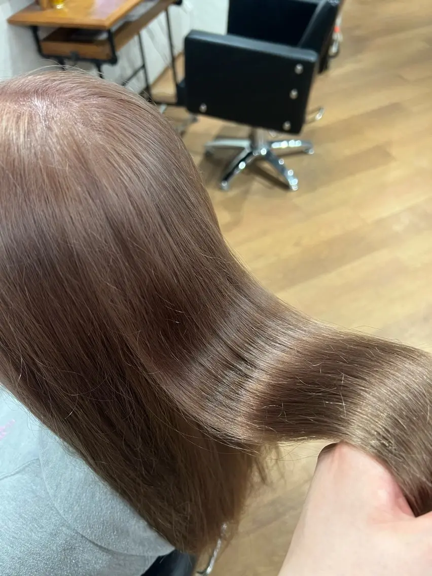 セミロング カラー ブリーチ ピンクカラー ヘアカラー レ ナのヘアスタイル
