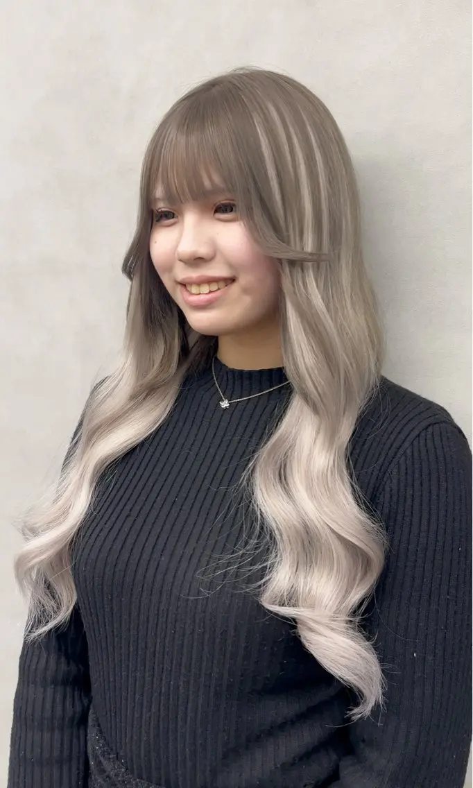ロング Bunt@/ブリーチ エクステ/透明感のヘアスタイル