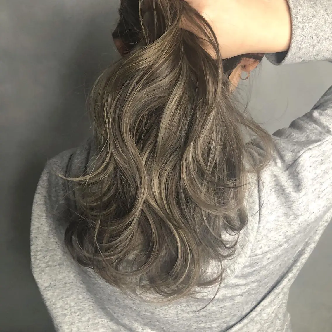 ロング カラー ハイライトカラー ハイライト ORIKA 美容室のヘアスタイル