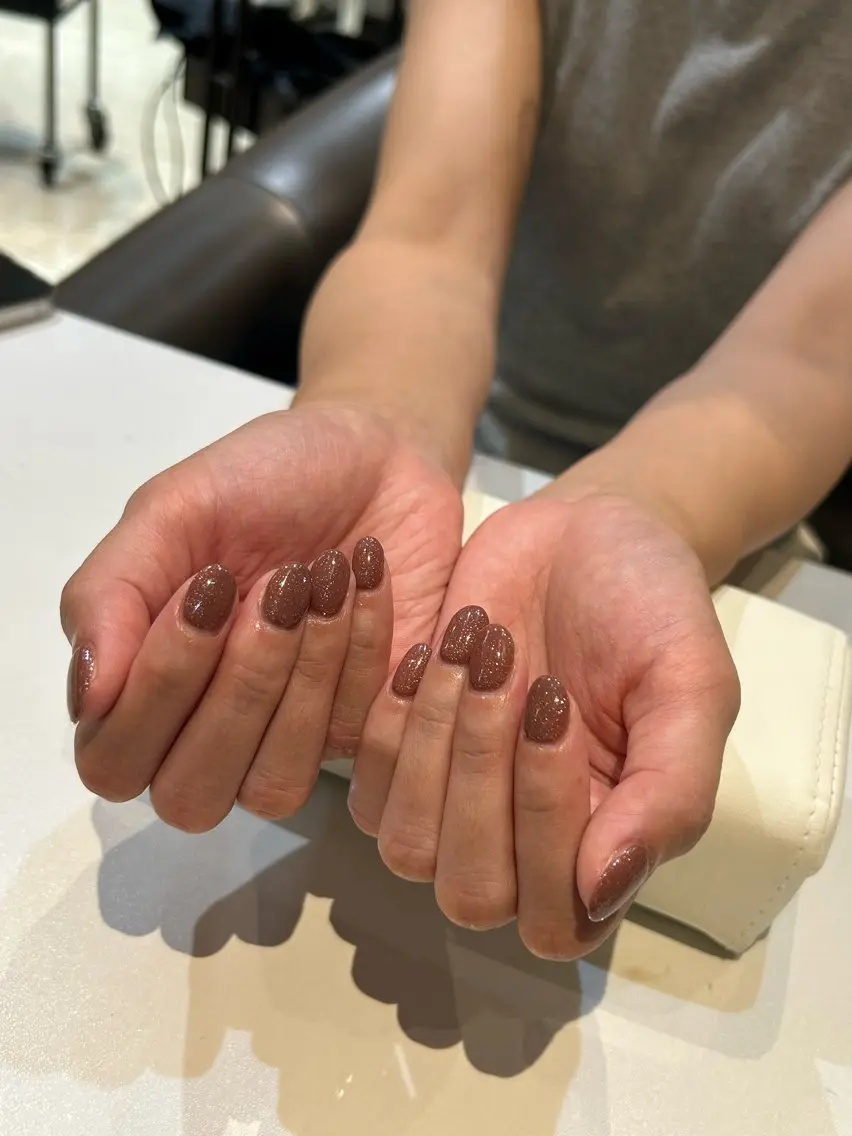 ネイル ブラウン 村上 里緒菜のネイルデザイン