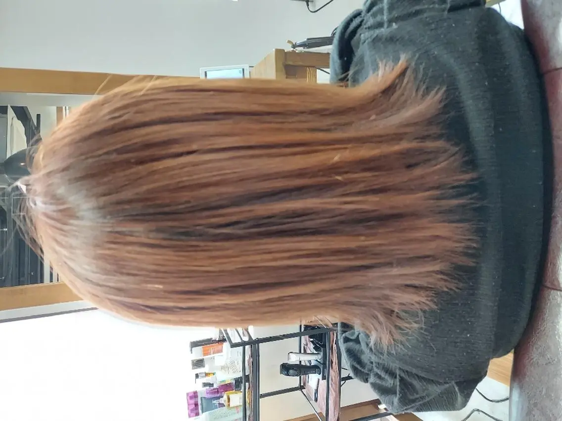 ミディアム レイヤーカット ROSSO 春日部店のヘアスタイル