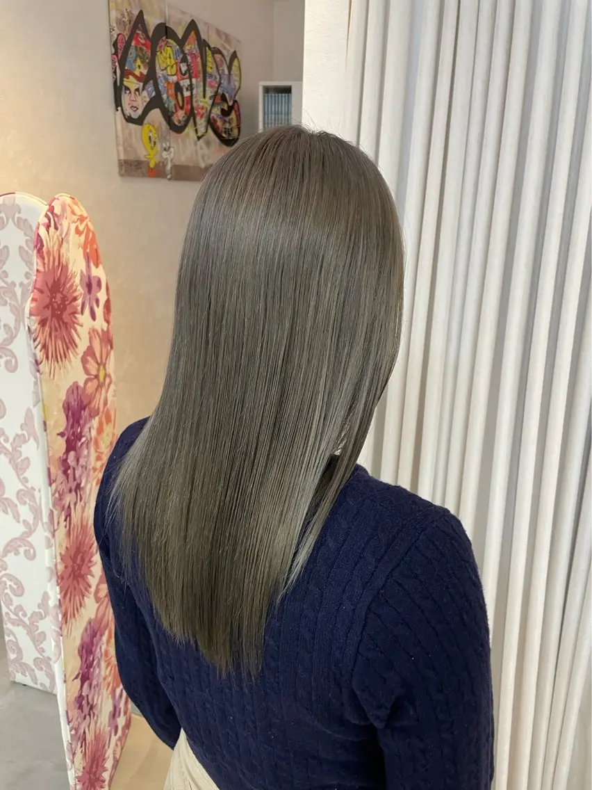 セミロング カラー グレージュ オリーブグレージュ オリーブグレー ヘアカラー 安井まゆ _Box mico.のヘアスタイル