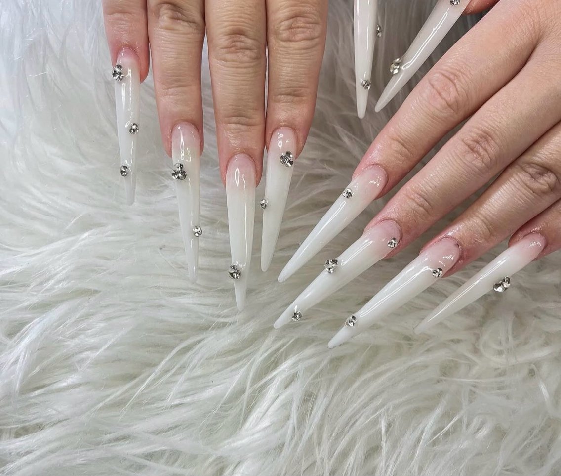 ネイル チークネイル 長さ出し フラッシュネイル フレンチネイル グラデーション ハンドネイル Lenie Nail Salonのネイルデザイン