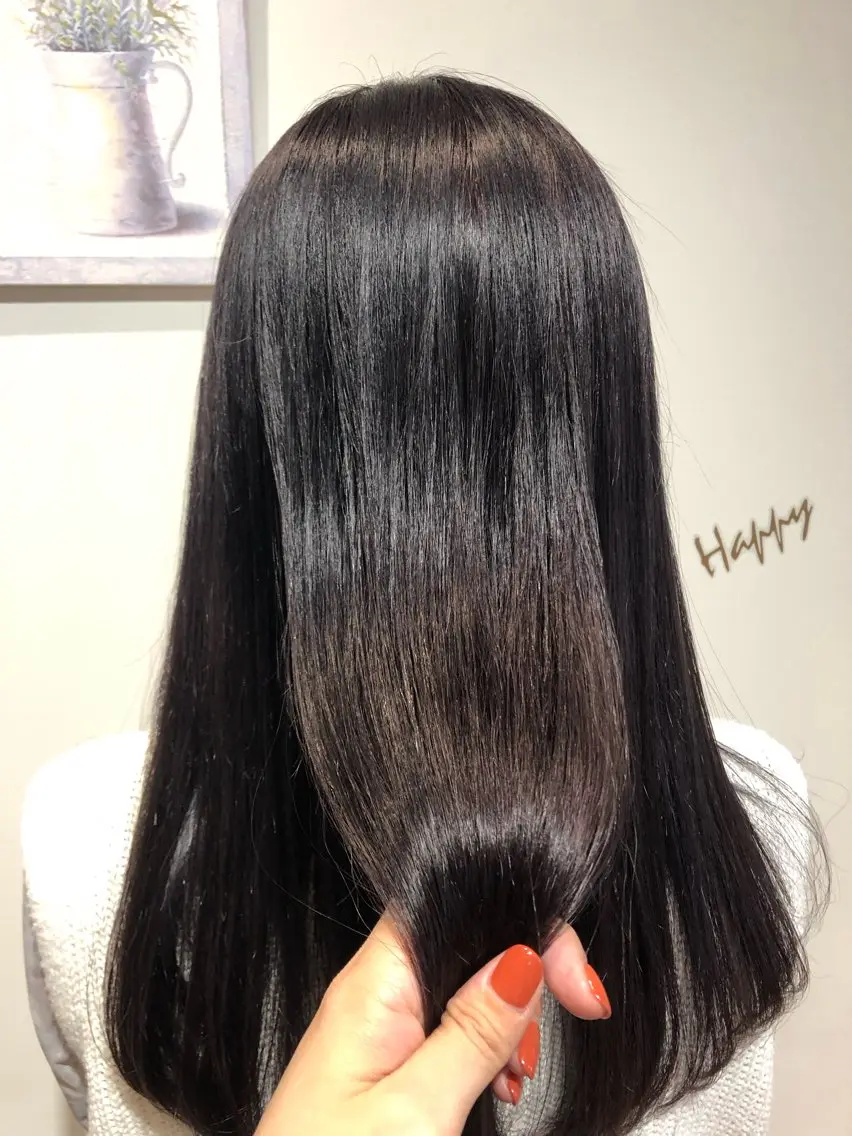 ロング カラー トップ スタイリストのヘアスタイル