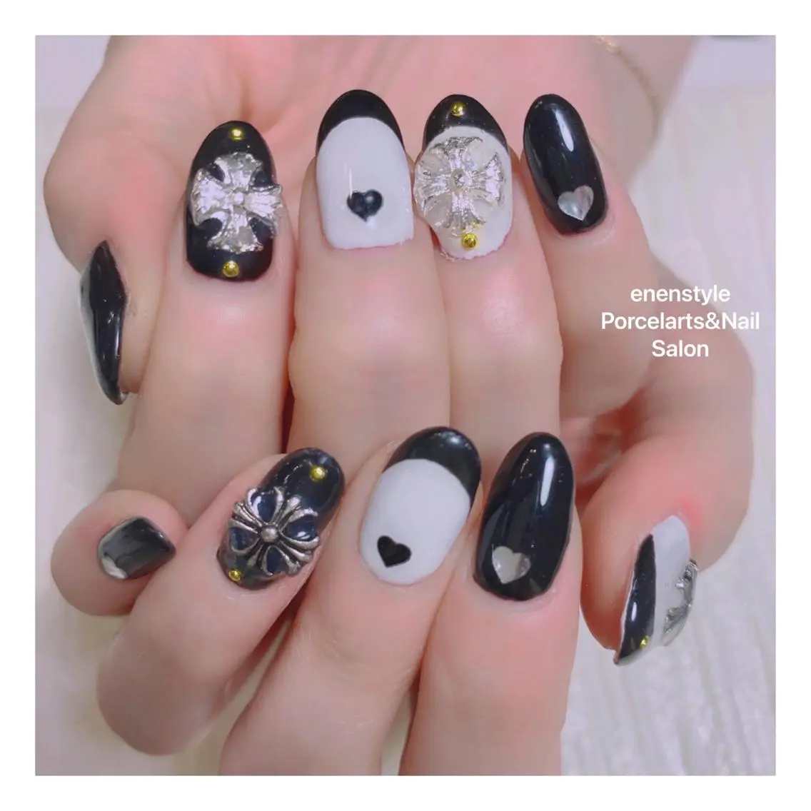ミディアム ネイル 🐾enen style 🐾のネイルデザイン
