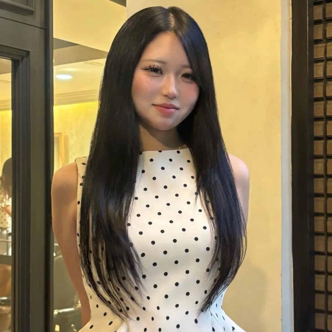 ロング カラー 黒髪 ブルーカラー ブルーブラック 髪質改善 カット ヘアカラー 村上陽菜乃/レイヤ ー/透明感カラーのヘアスタイル