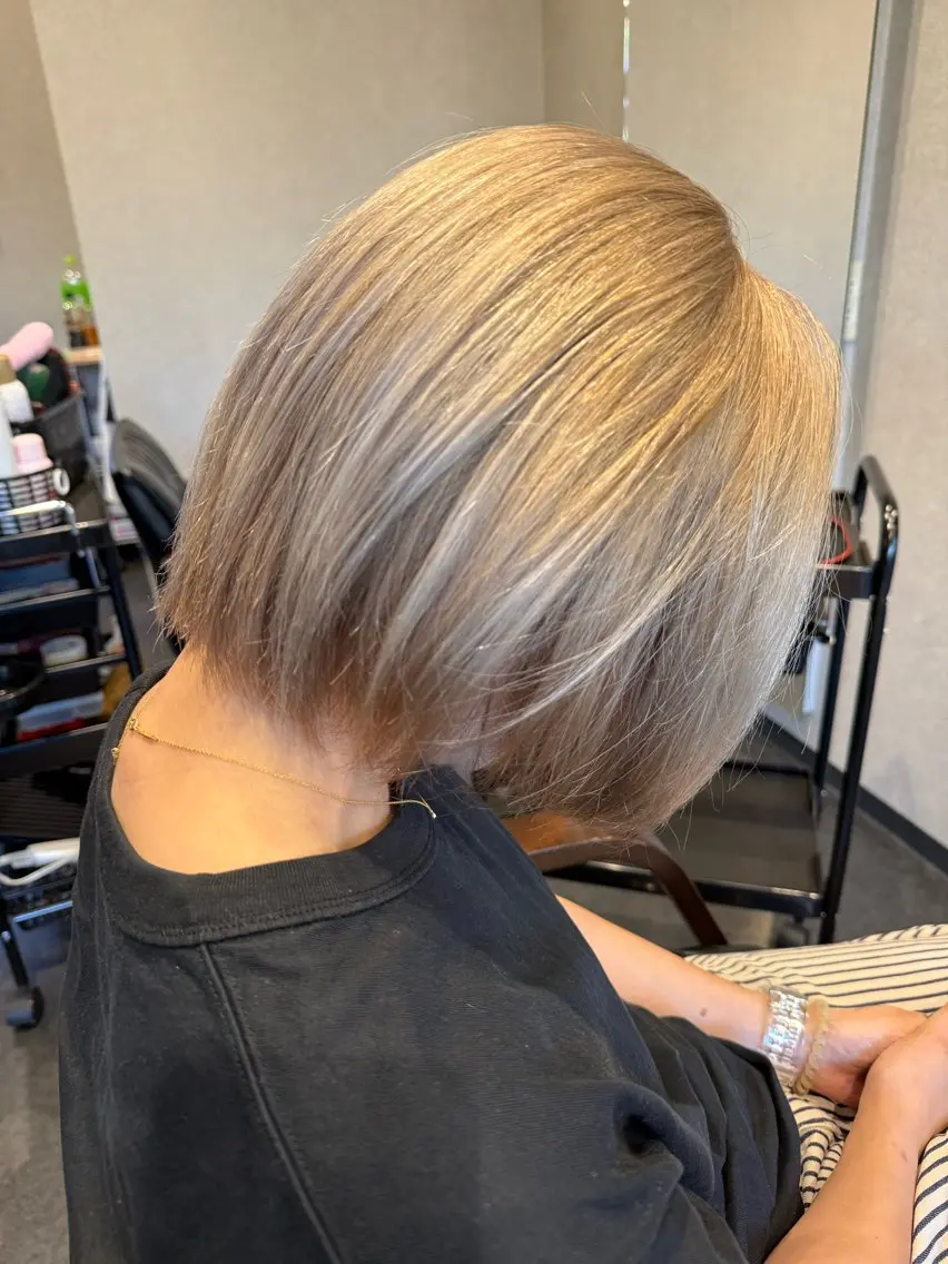 ショート 前下がりボブ ボブ 外国人風カラー カット ヘアカラー 髪質改善⚡️カラー 🍀武久 誠🍀のヘアスタイル