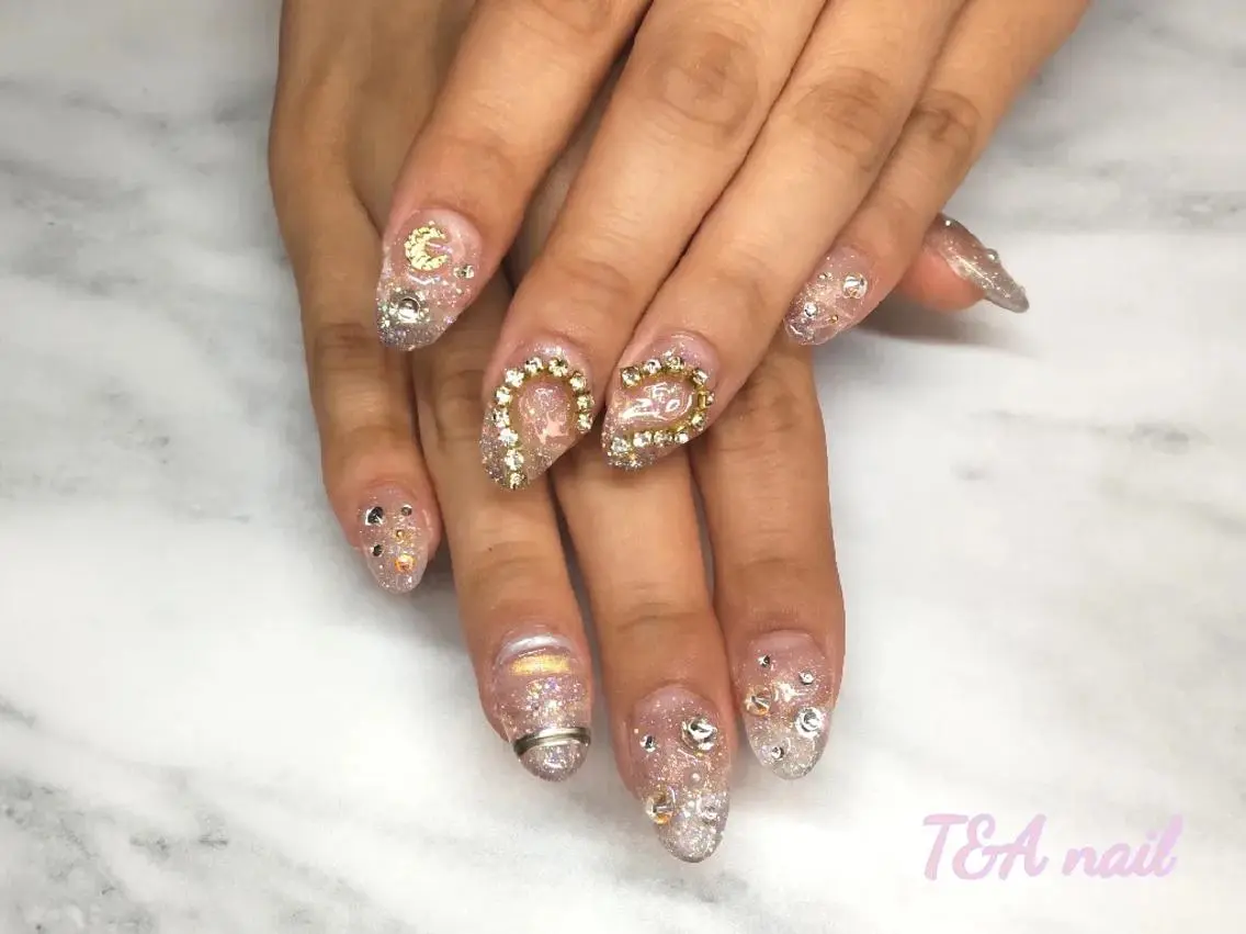 ミディアム ネイル クリアネイル 長さ出し ジェルネイル ハート キラキラネイル T&A nailのネイルデザイン