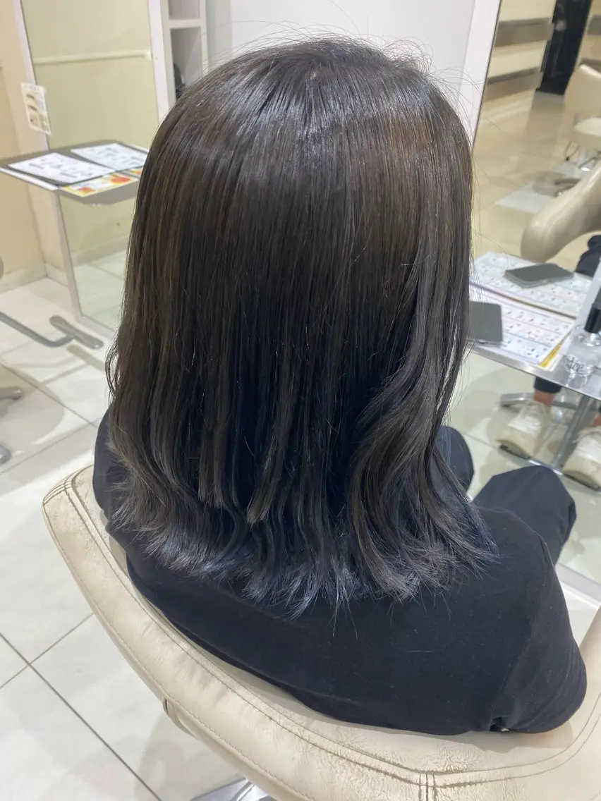 ミディアム カラー 中山 愛美莉のヘアスタイル