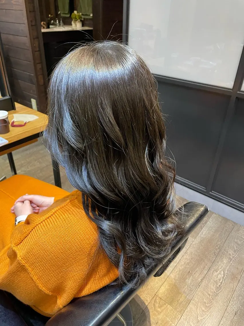カラー アッシュ ベージュカラー オリーブベージュ オリーブカラー 藤田 朱香里のヘアスタイル