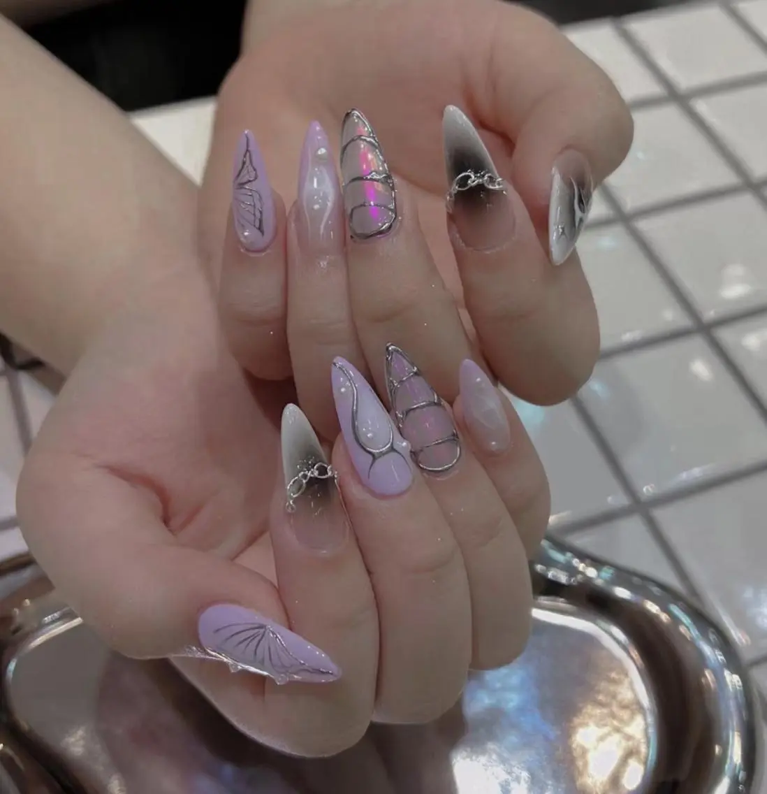 ネイル アートネイル 長さ出し ネイルチップ Queens ひなのネイルデザイン
