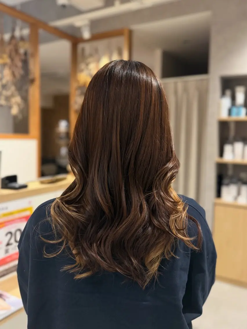 セミロング ヘアアレンジ anju.カット 透明感カラー/パーマのヘアスタイル