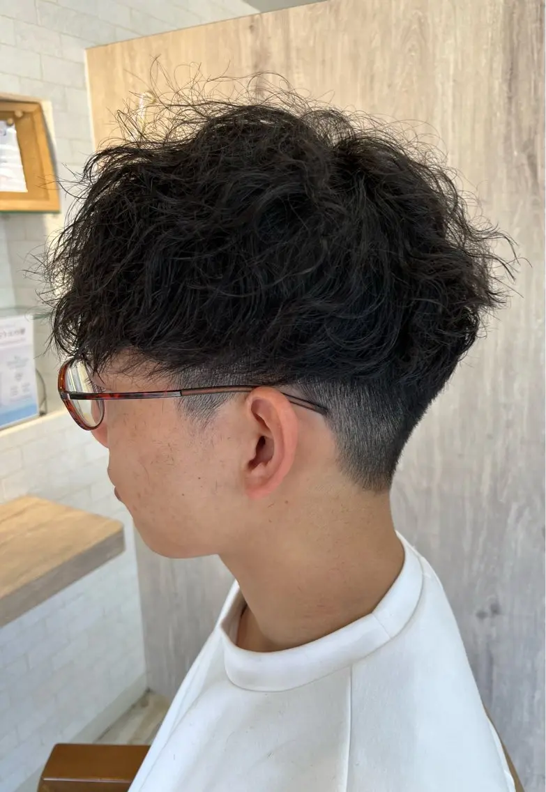 ショート パーマ メンズ 波巻きパーマ カット パーマ 宮嶋 勇輔のヘアスタイル