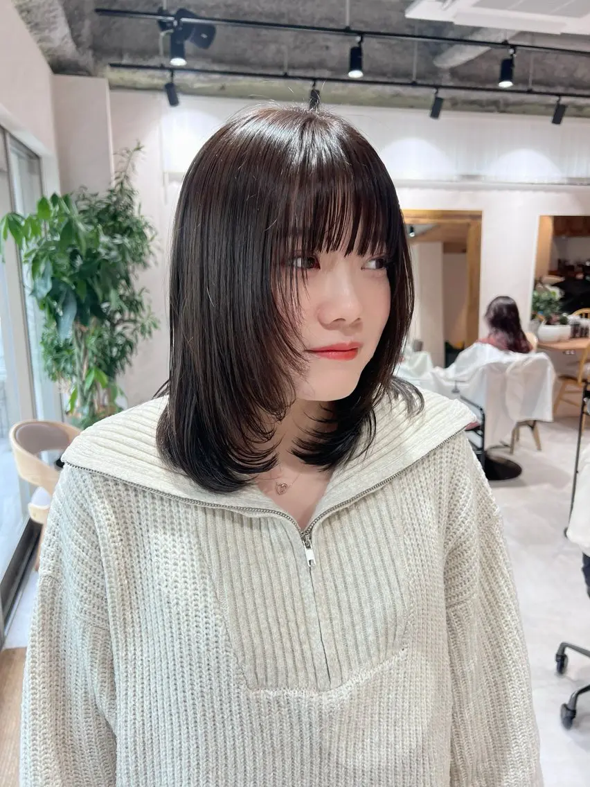 ミディアム カラー レイヤーカット カット ヘアカラー トリートメント ヘアセット 🌟小顔カット🌟 レイヤーカットボブのヘアスタイル