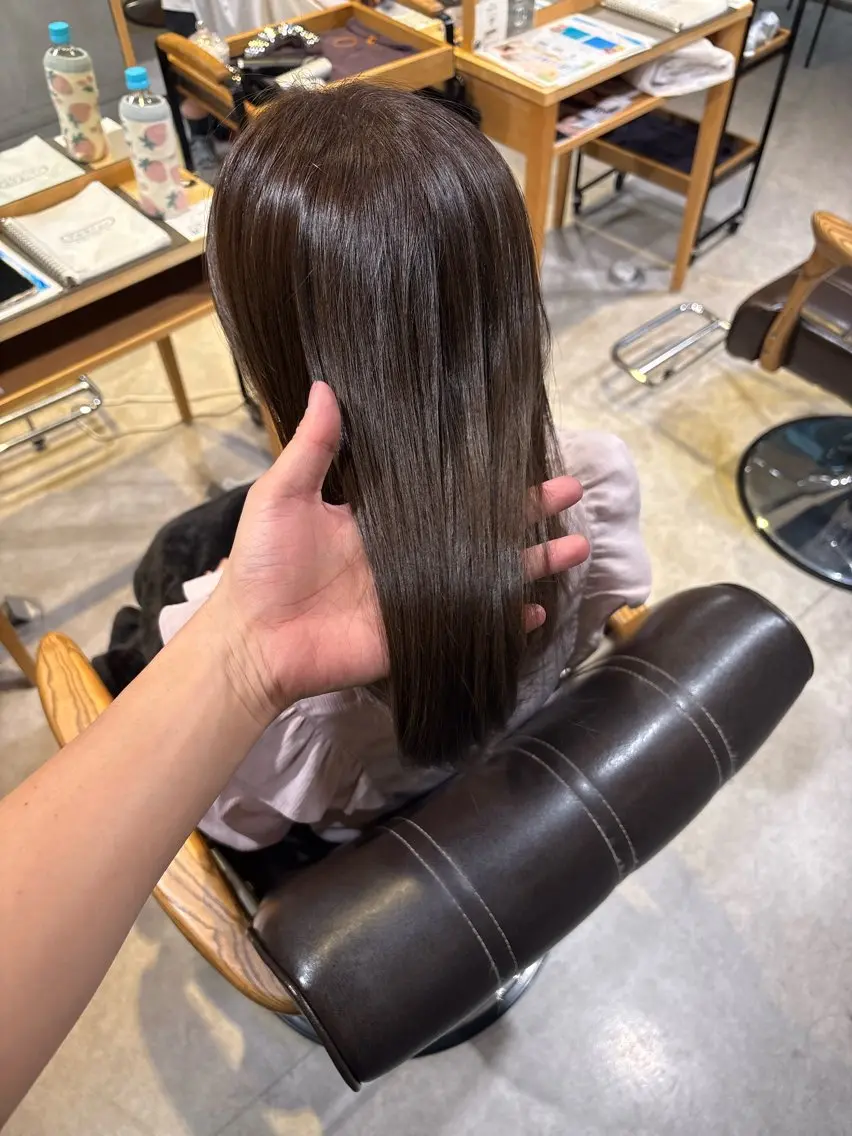 セミロング カット ヘアカラー 上原 佑介のヘアスタイル