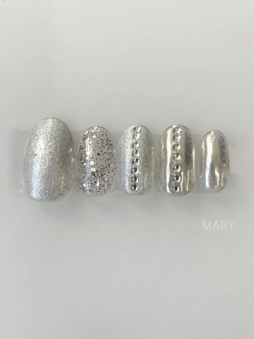 ネイル ミラーネイル ニュアンスネイル シルバー ハンドネイル Mary nail .narumiのネイルデザイン