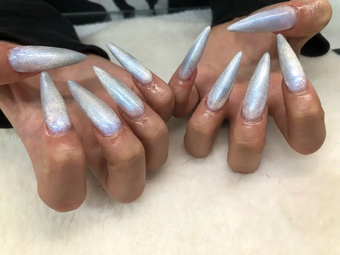 ネイル 長さ出し キラキラネイル 水色 ロングネイル マグネットネイル ハンドネイル 心斎橋Salon Epokkuのネイルデザイン