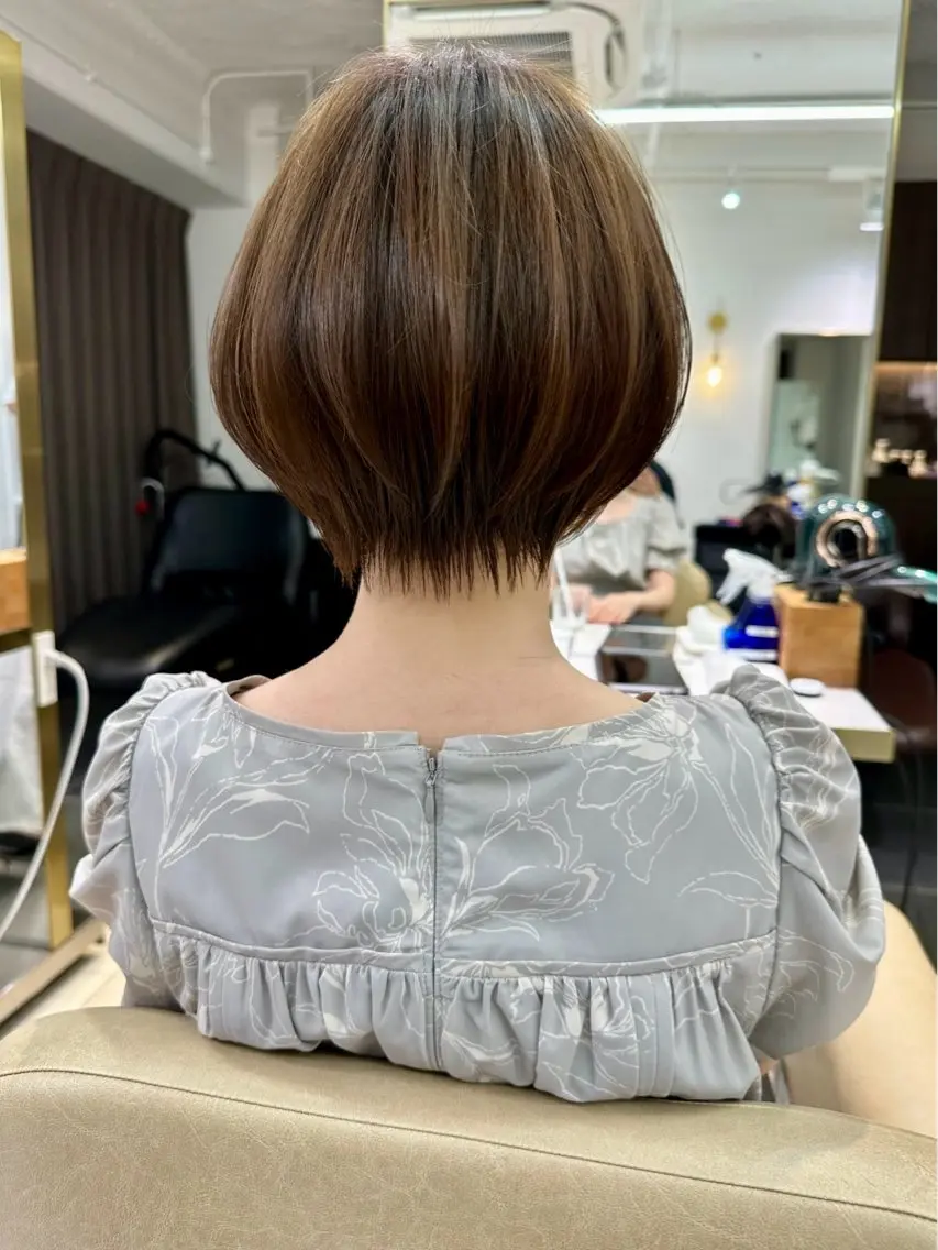 ショート レイヤー/ショート/ 山見陽のヘアスタイル