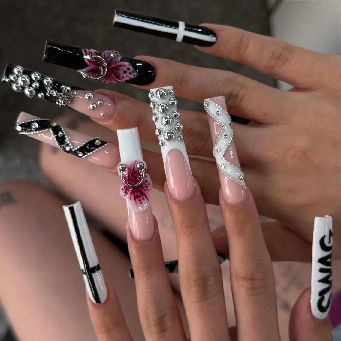 ネイル ジェルネイル キラキラネイル 韓国ネイル 持ち込み ワンホンネイル ハンドネイル Chiee Bling.Nailのネイルデザイン