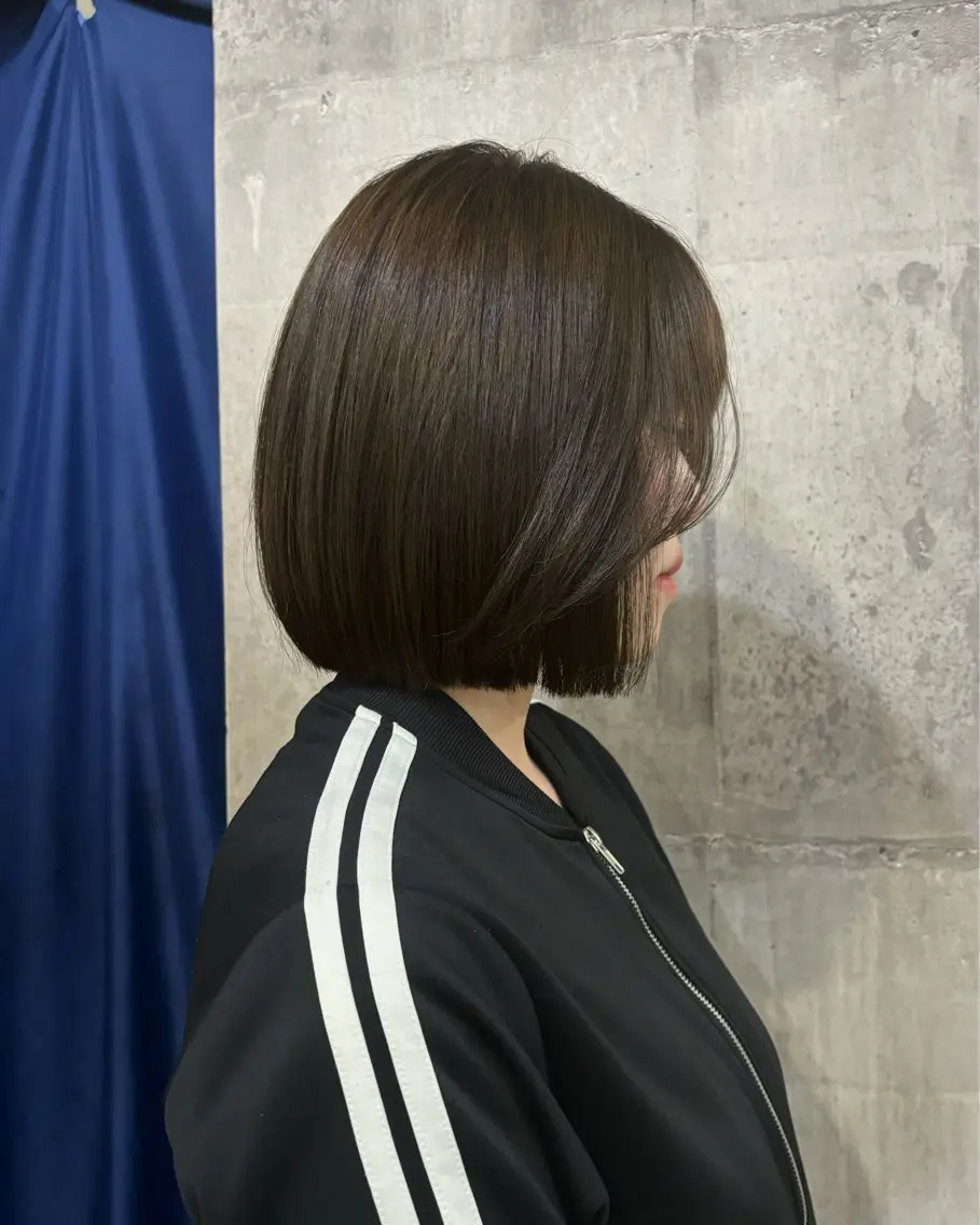 ショート カラー パーマ ヘアアレンジ メンズ 切りっぱなしボブ メンズ韓国風 ボブ くせ毛 髪質改善 切りっぱなしヘアボブ ミディアムヘアRYOのヘアスタイル