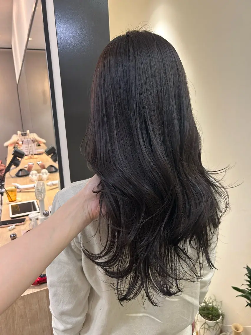 ロング カラー グレージュ ラベンダーカラー ラベンダーグレージュ ラベンダーグレー hubhair レイヤー/透明感のヘアスタイル
