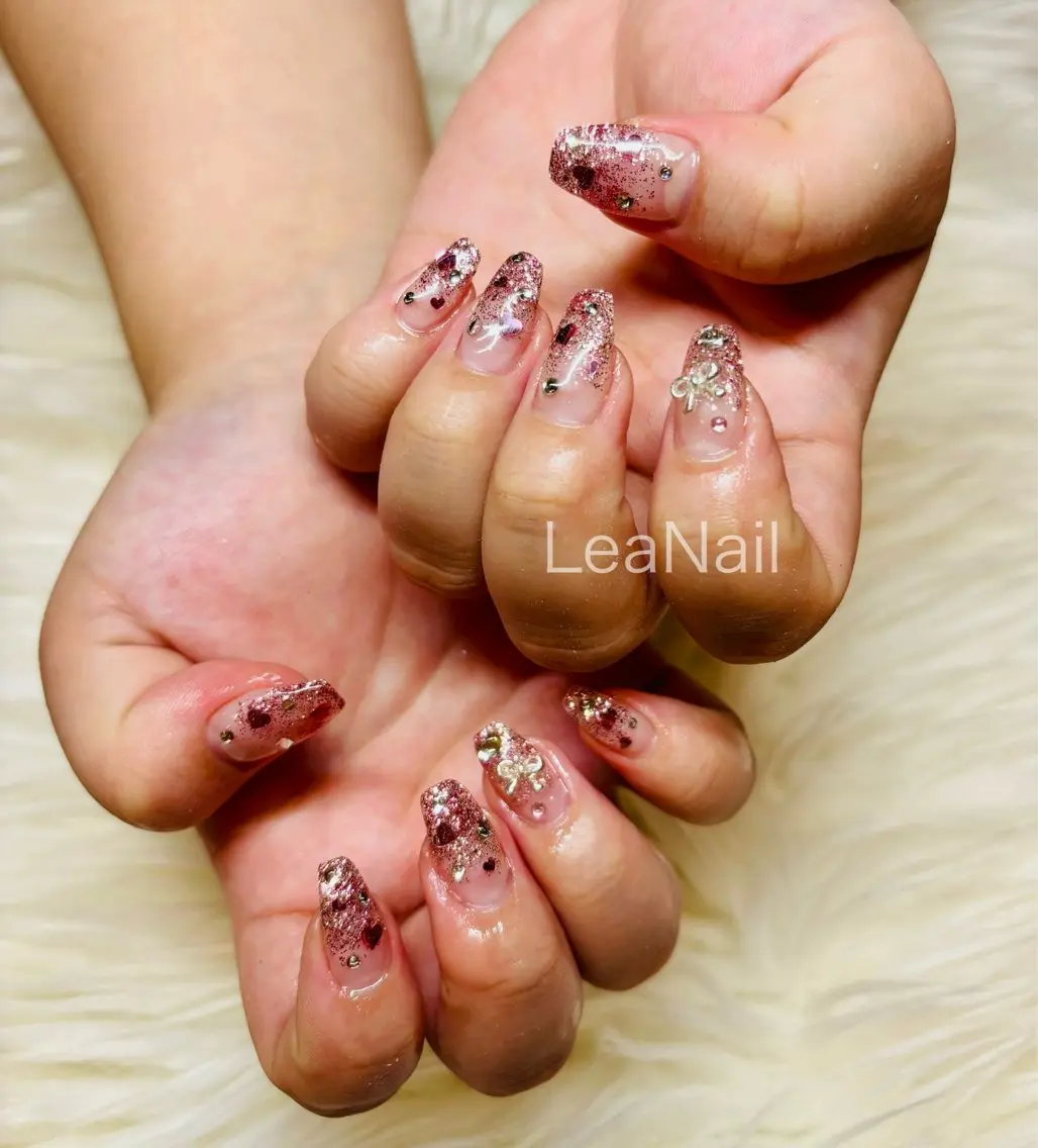 ネイル ラメ(グリッター) ラメグラデーション リボン Lea Nailのネイルデザイン