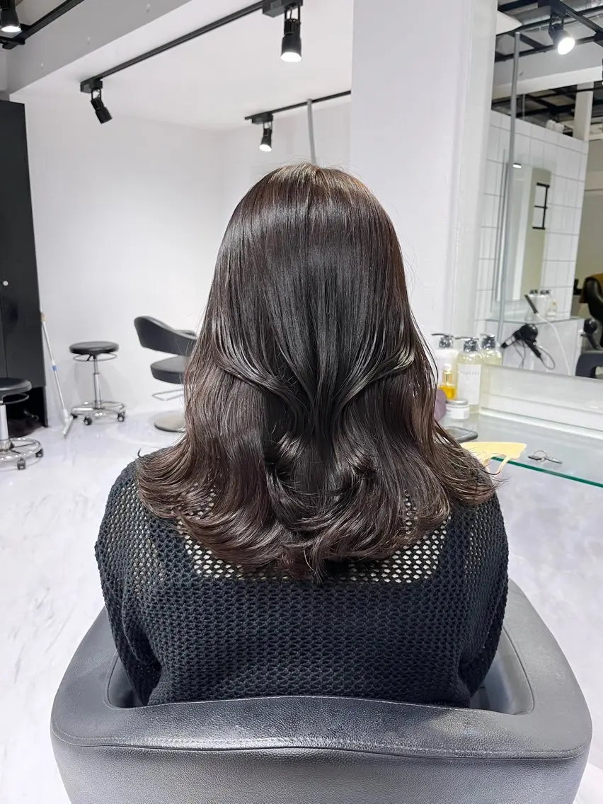 セミロング カラー 髪質改善🩰透明感カ ラー🎀hinanoのヘアスタイル