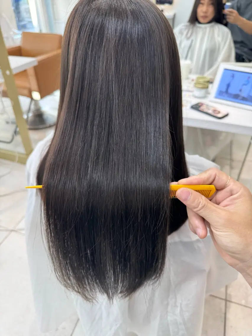 セミロング 中顔面短縮 顔まわり新田大翔のヘアスタイル