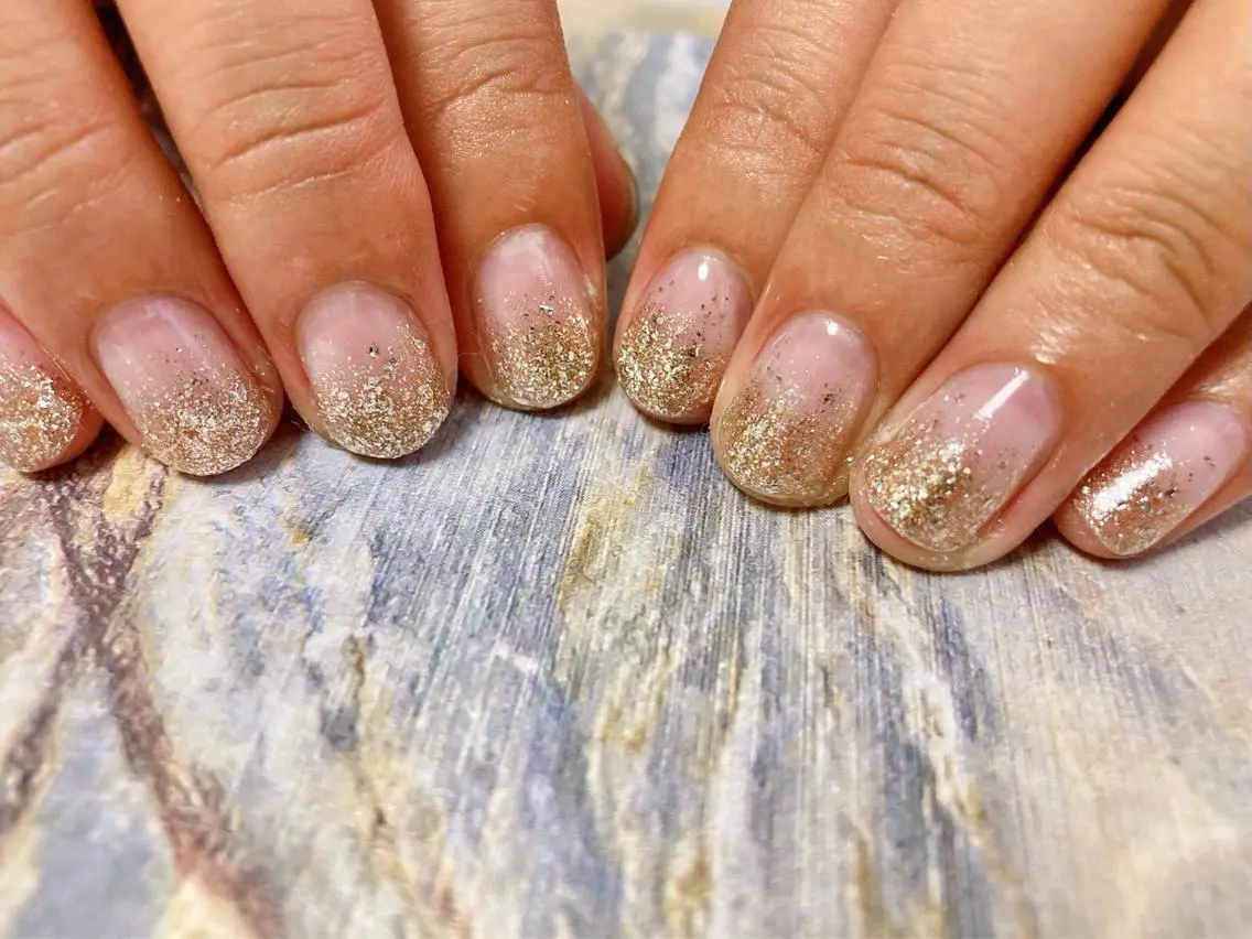 ネイル ラメ(グリッター) ラメグラデーション mogunail &blowのネイルデザイン