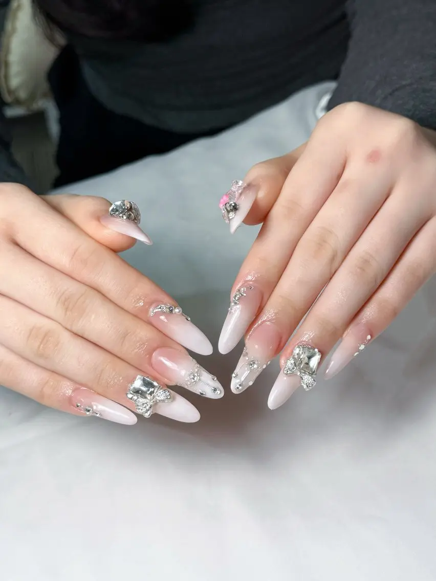 セミロング ハンドネイル Bibi nail Osakaのネイルデザイン