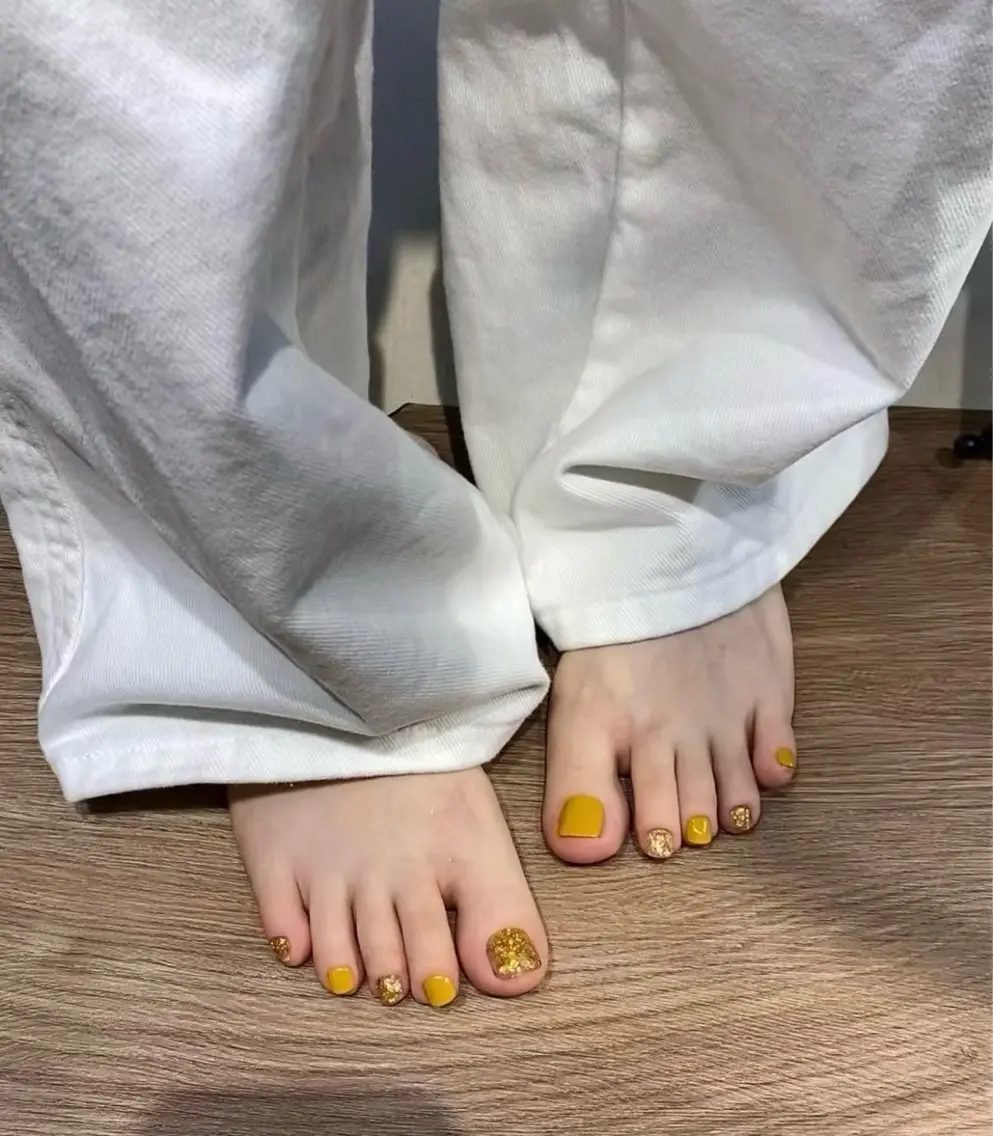 ネイル フットネイル Dione Nail ハチワレのネイルデザイン