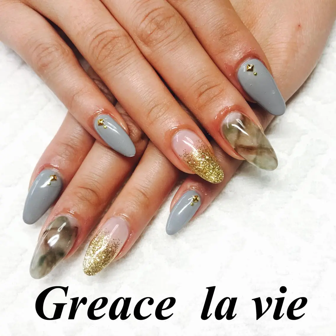 ロング カラー パーマ ヘアアレンジ キッズ ネイル マツエク・マツパ ニュアンスネイル ニュアンスパーマ Greace  la vieのネイルデザイン