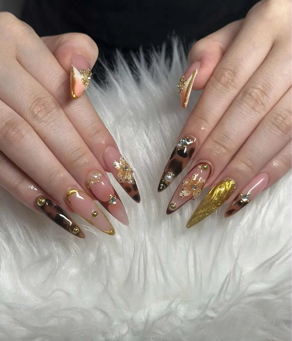 ネイル オーロラネイル フレンチネイル ジェルネイル ハロウィン 韓国ネイル ハンドネイル neco H.babynailのネイルデザイン