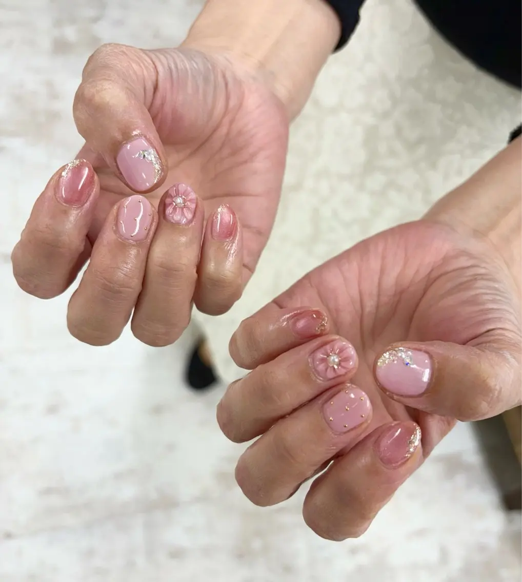 ネイル 持ち込み 吉田 里菜のネイルデザイン