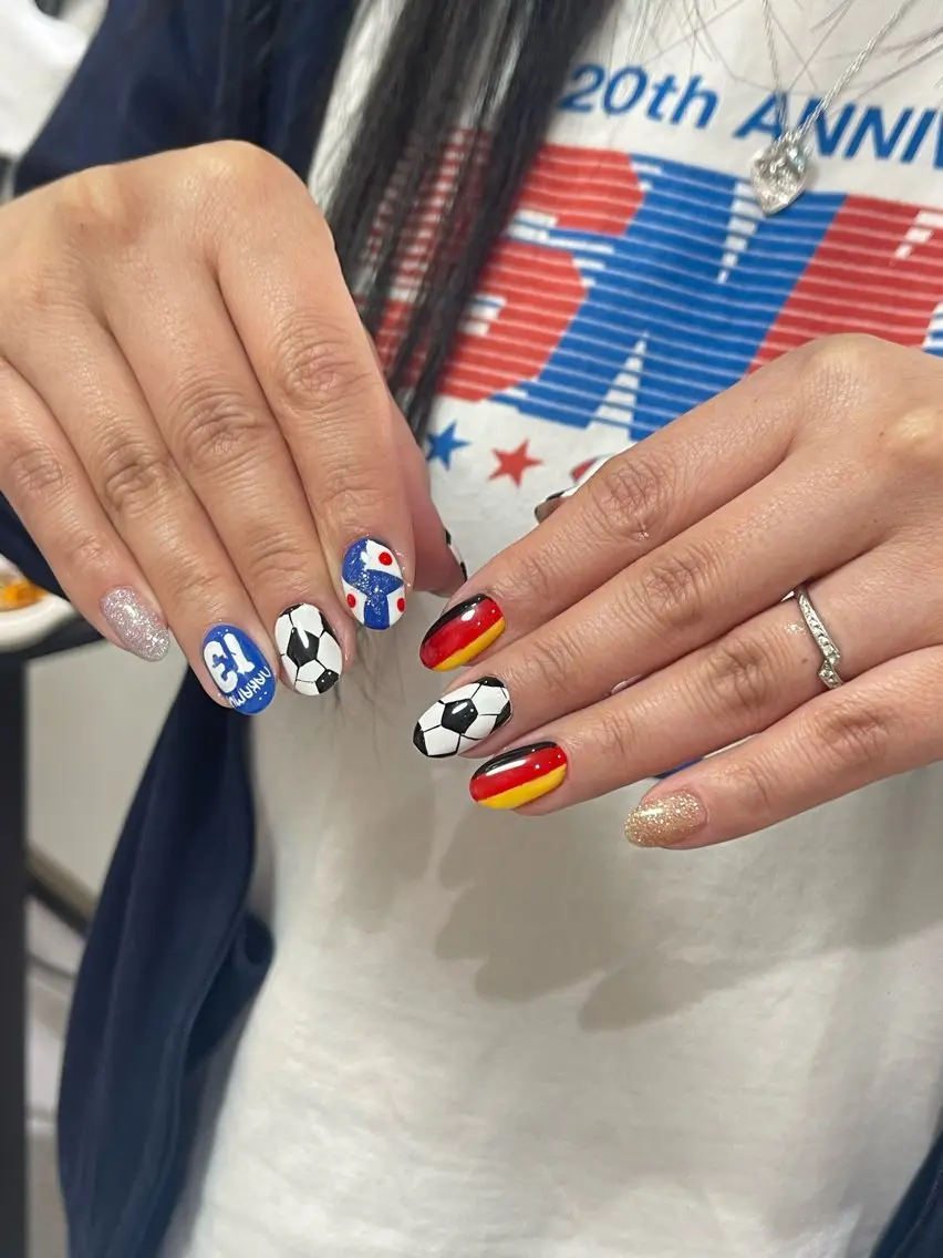 ネイル グラデーション ラメ(グリッター) マグネットネイル ミラーネイル ニュアンスネイル ハンドネイル Lumi de nailsのネイルデザイン