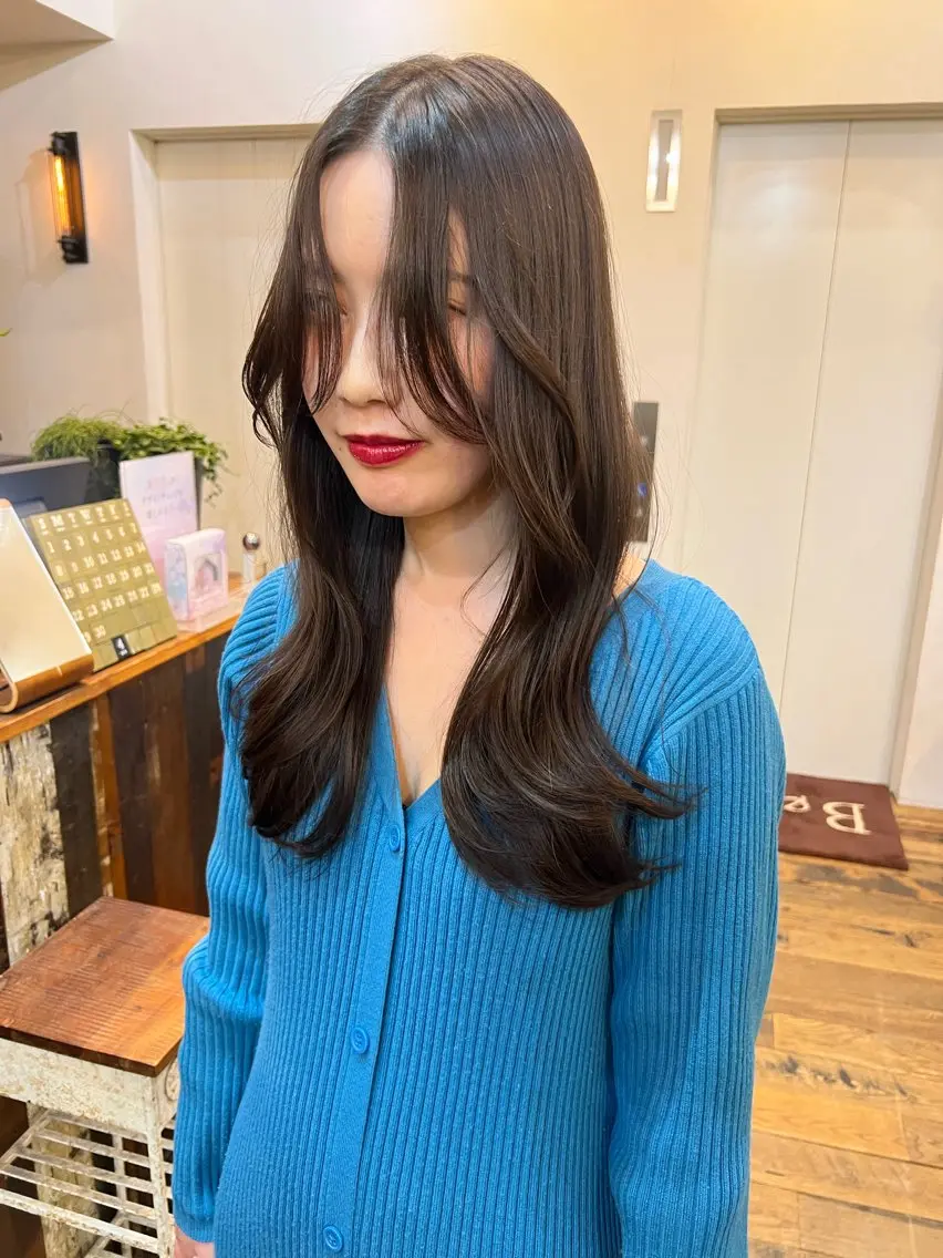 ロング カラー 韓国風ヘア レイヤーカット ロング カット 抜きっぱなしブロンド /ハイトーン/カナタのヘアスタイル