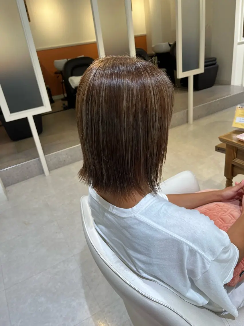 ミディアム ヘアカラー 梛木 唯のヘアスタイル